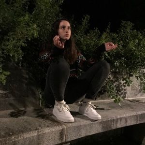 Meet your Posher, Bella